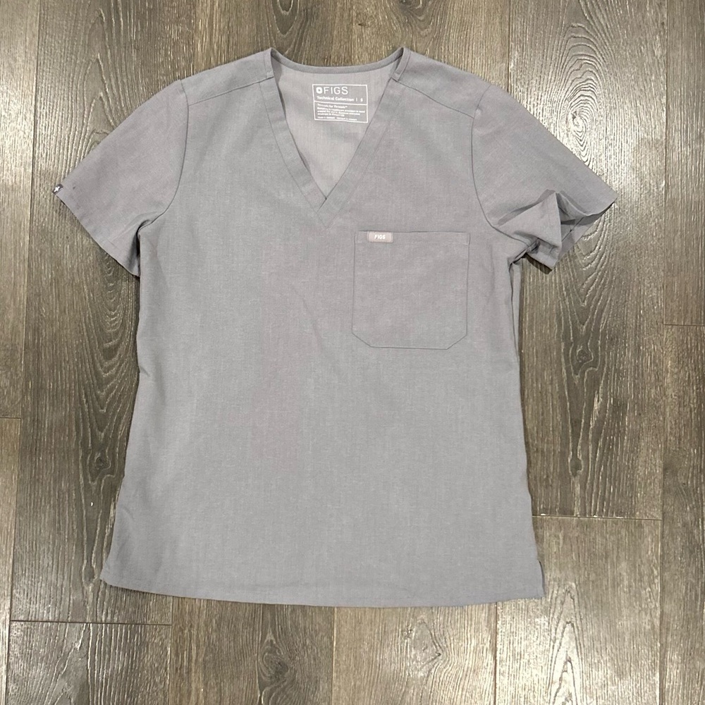 Figs scrub top